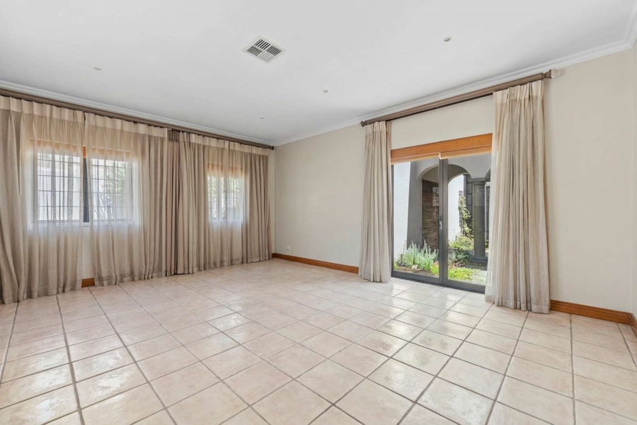 4 Bedroom Property for Sale in Camps Bay Western Cape